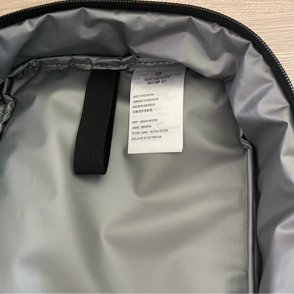 Nike Black and Neon Green Lunch Bag - Picture 5 of 5